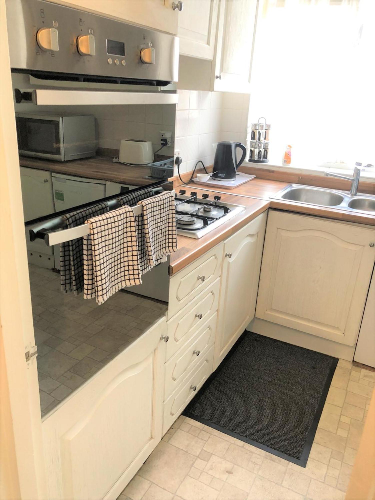 Spacious West London 2 Bedroom Apartment Εξωτερικό φωτογραφία
