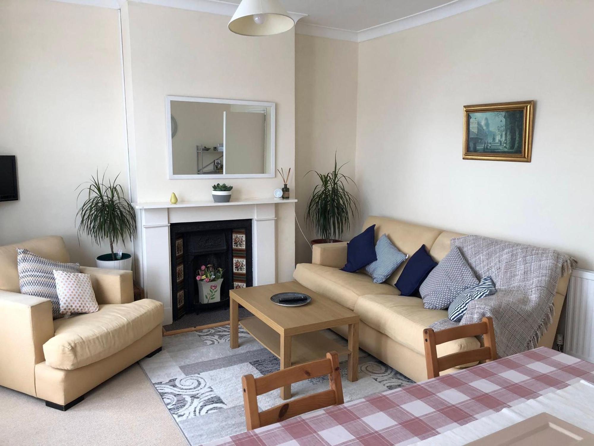 Spacious West London 2 Bedroom Apartment Εξωτερικό φωτογραφία
