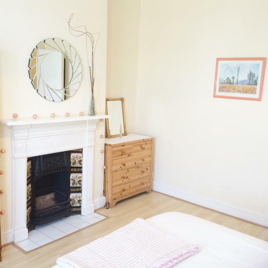 Spacious West London 2 Bedroom Apartment Εξωτερικό φωτογραφία